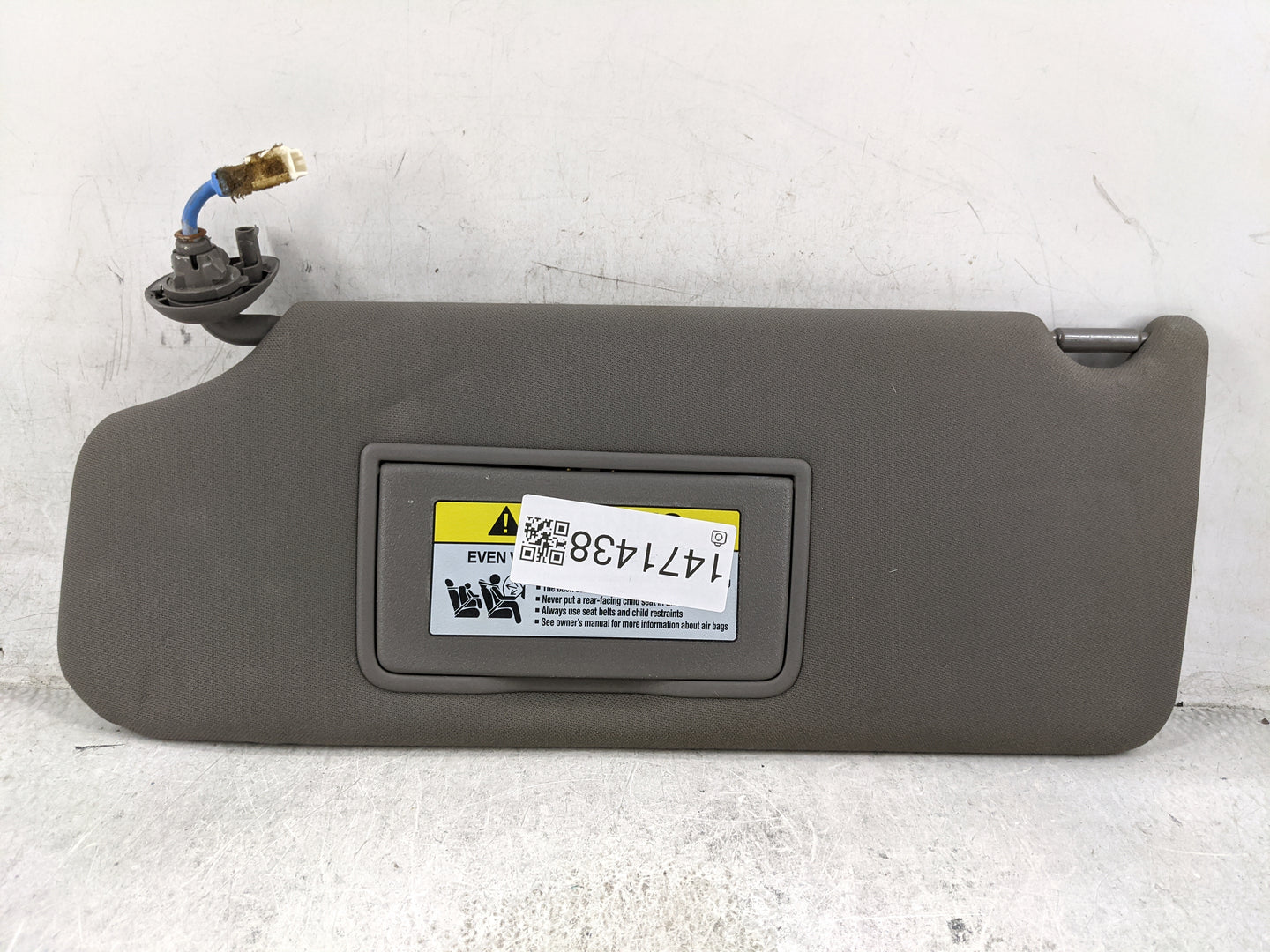 2009-2015 Honda Pilot Sun Visor Shade Replacement Driver Left Mirror Fits Fits 2009 2010 2011 2012 2013 2014 2015 OEM Used A
