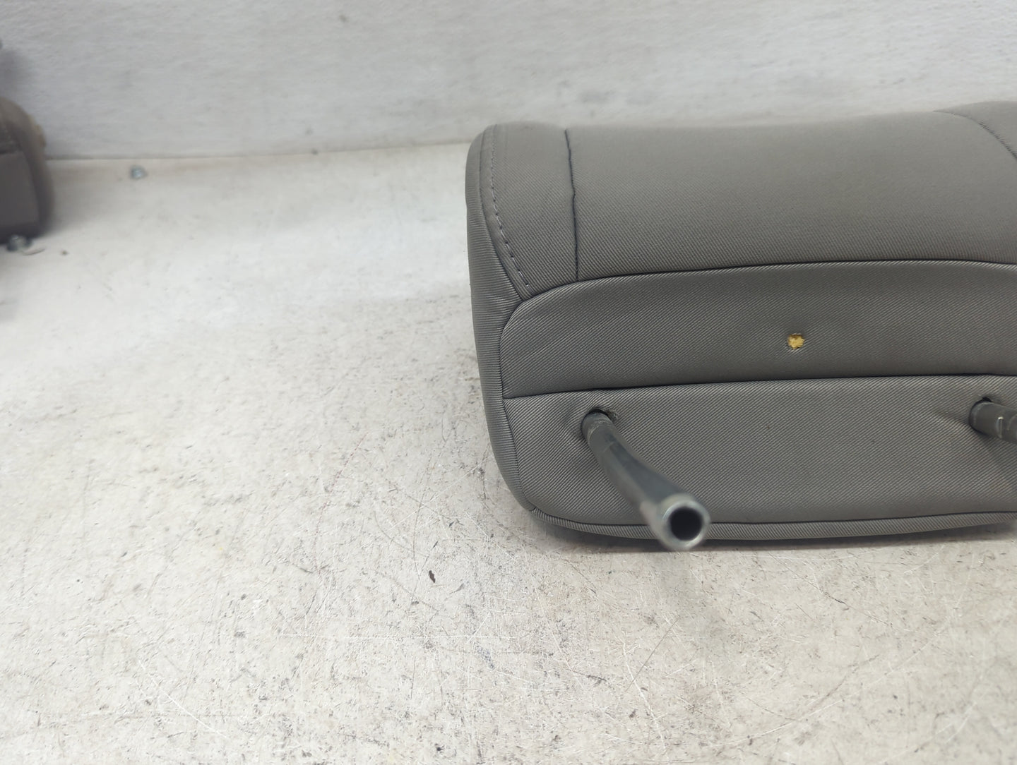 2011 Honda Pilot Headrest Head Rest Front Driver Seat Gray - Oemusedautoparts1.com