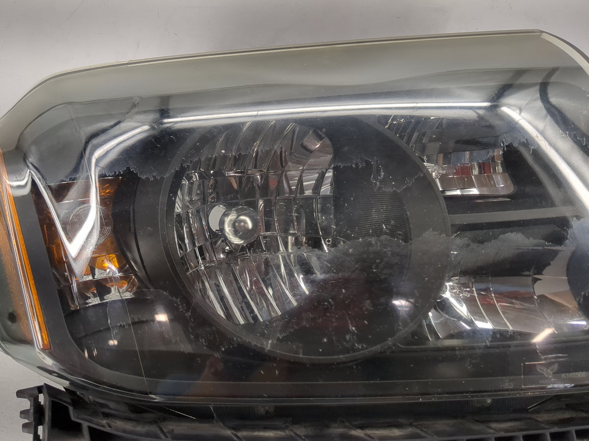2009-2011 Honda Pilot Passenger Right Oem Front Light Lamp Black - Oemusedautoparts1.com