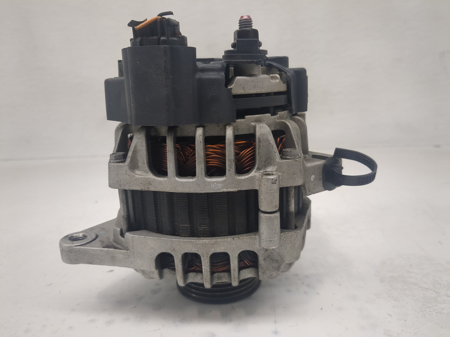 2010-2011 Hyundai Accent Alternator Replacement Generator Charging Assembly Engine OEM P/N:2608371 37300-26100 Fits Fits 201
