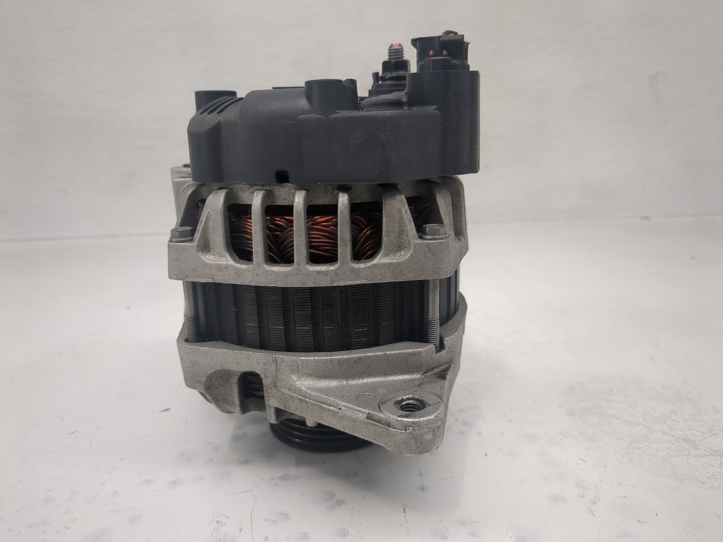 2010-2011 Hyundai Accent Alternator Replacement Generator Charging Assembly Engine OEM P/N:2608371 37300-26100 Fits Fits 201