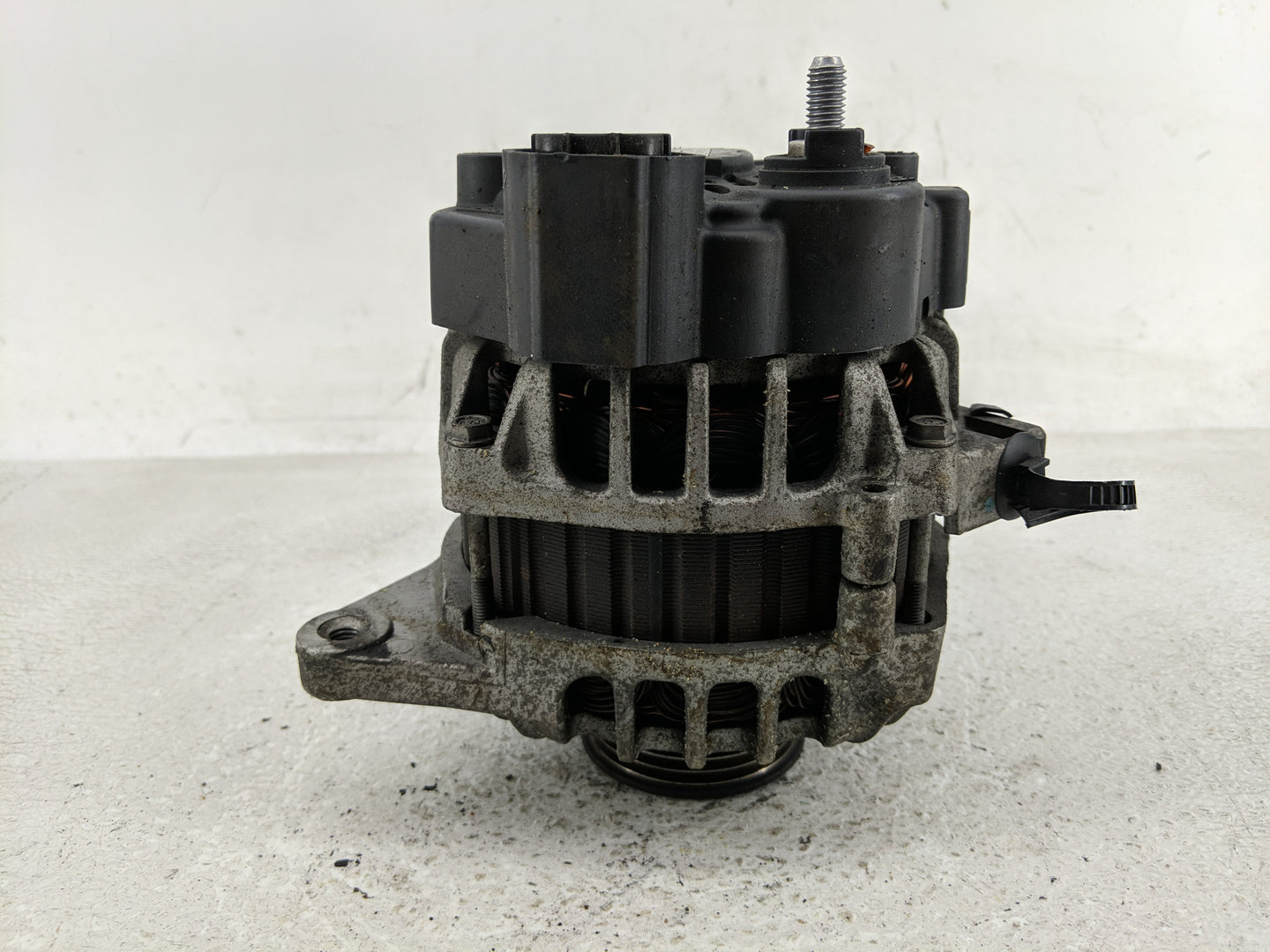 2010-2011 Hyundai Accent Alternator Replacement Generator Charging Assembly Engine OEM P/N:2608371 Fits Fits 2010 2011 OEM U