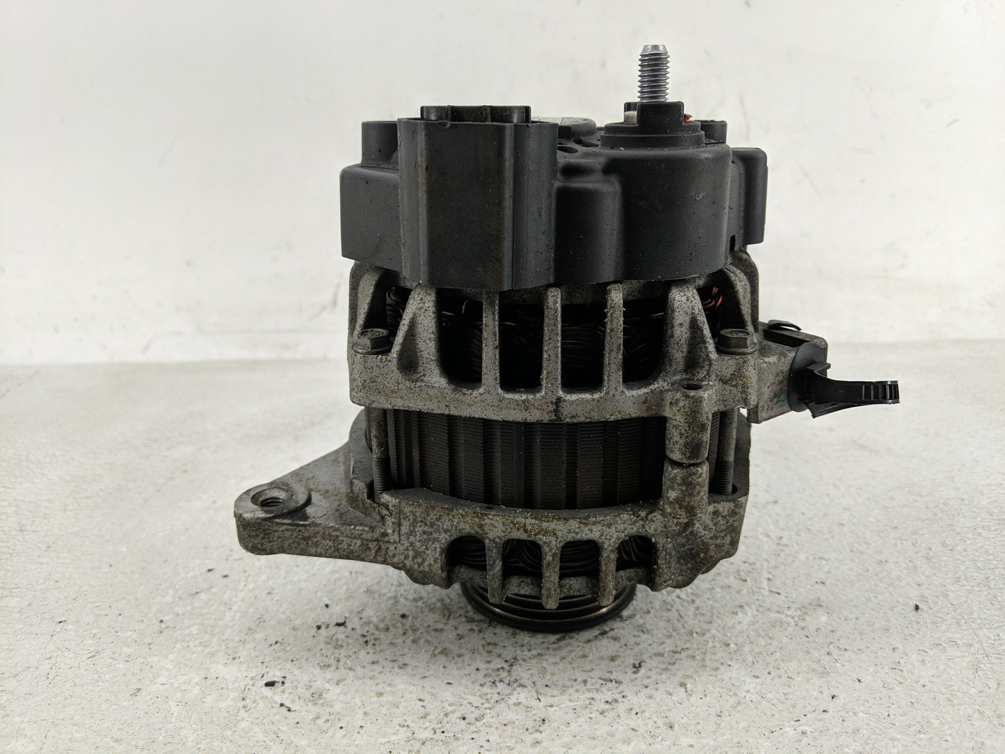 2010-2011 Hyundai Accent Alternator Replacement Generator Charging Assembly Engine OEM P/N:2608371 Fits Fits 2010 2011 OEM U