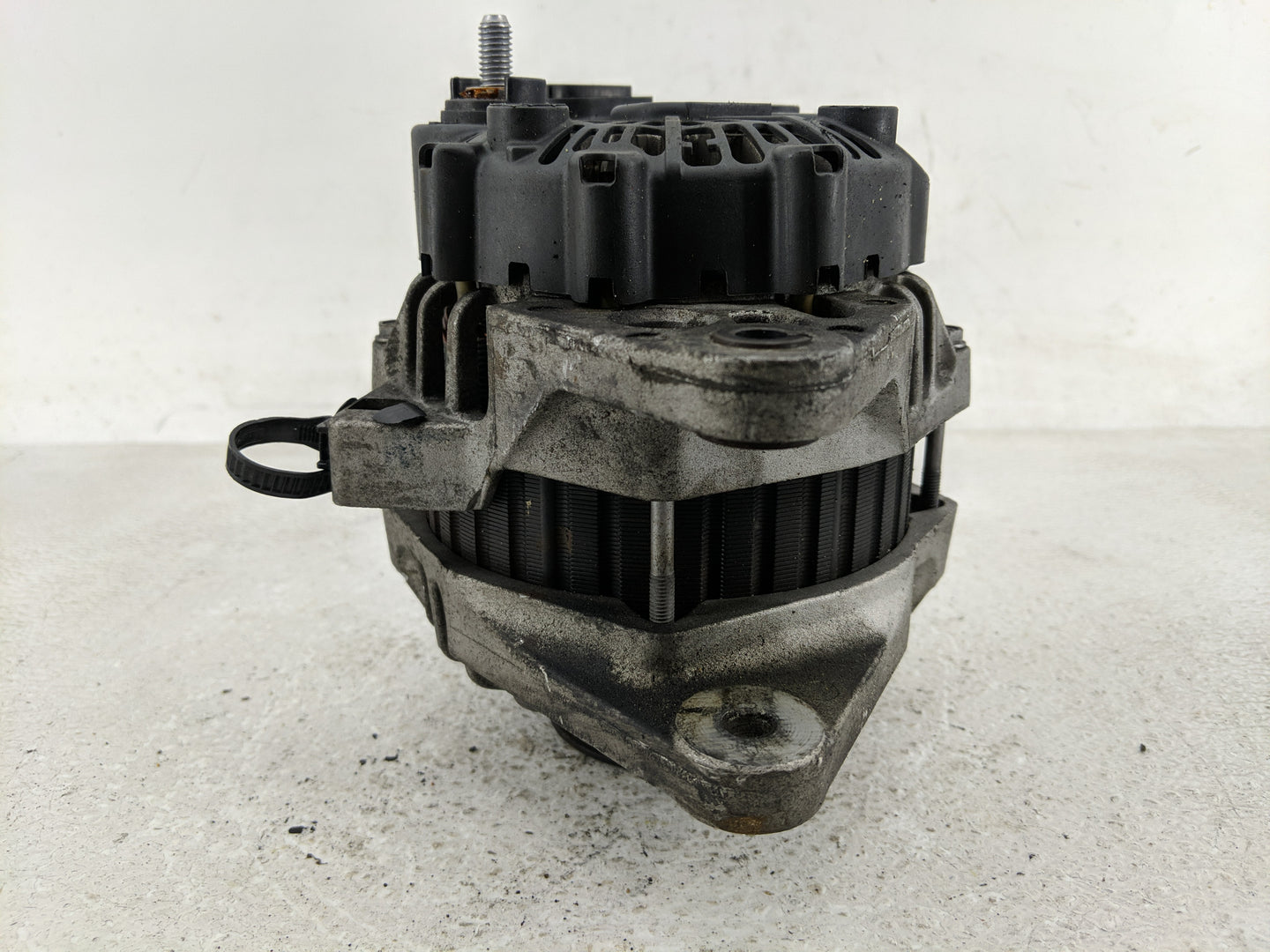 2010-2011 Hyundai Accent Alternator Replacement Generator Charging Assembly Engine OEM P/N:2608371 Fits Fits 2010 2011 OEM U