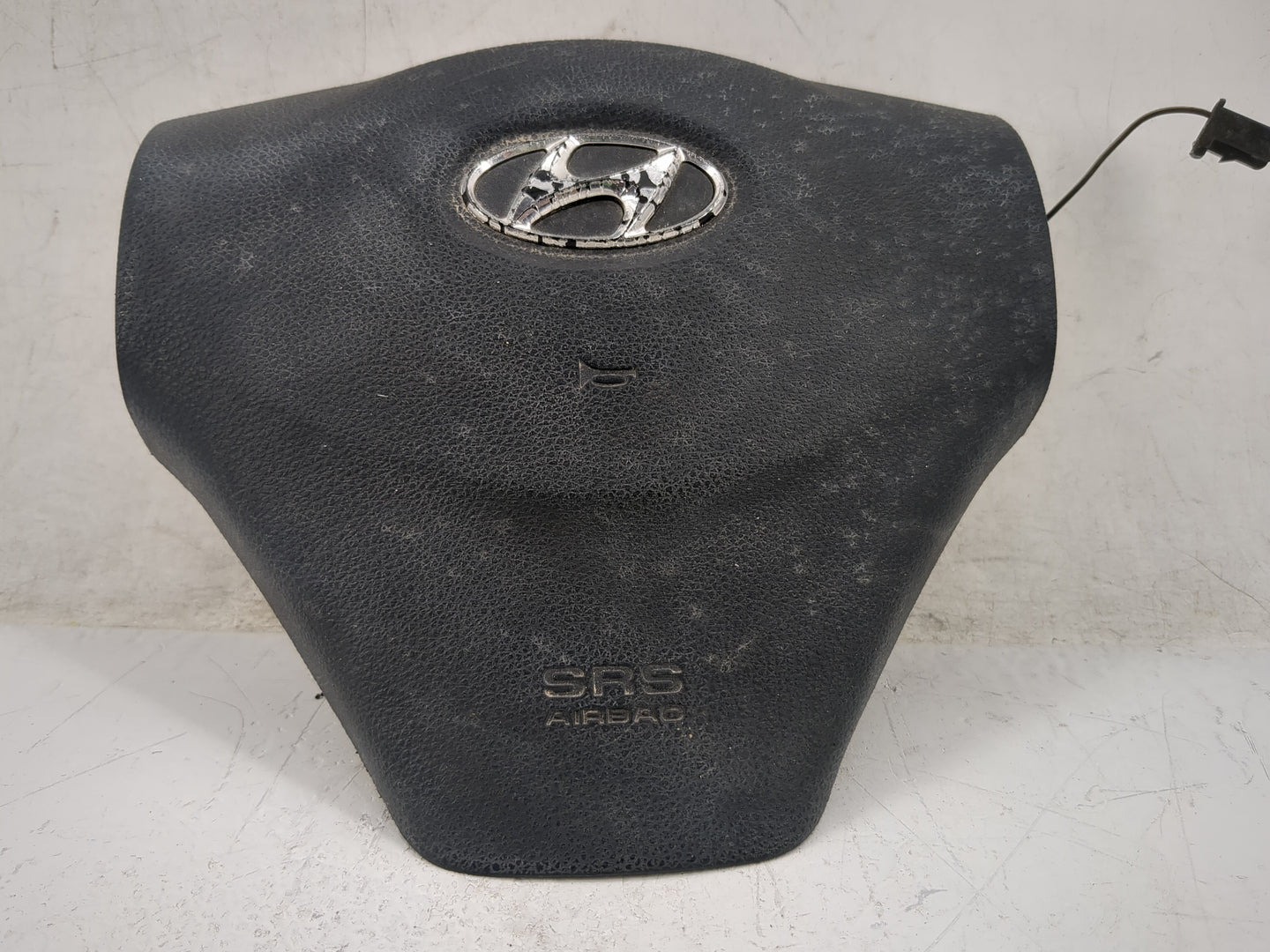 2008-2011 Hyundai Accent Air Bag Driver Left Steering Wheel Mounted P/N:569001E101 Fits Fits 2008 2009 2010 2011 OEM Used Au