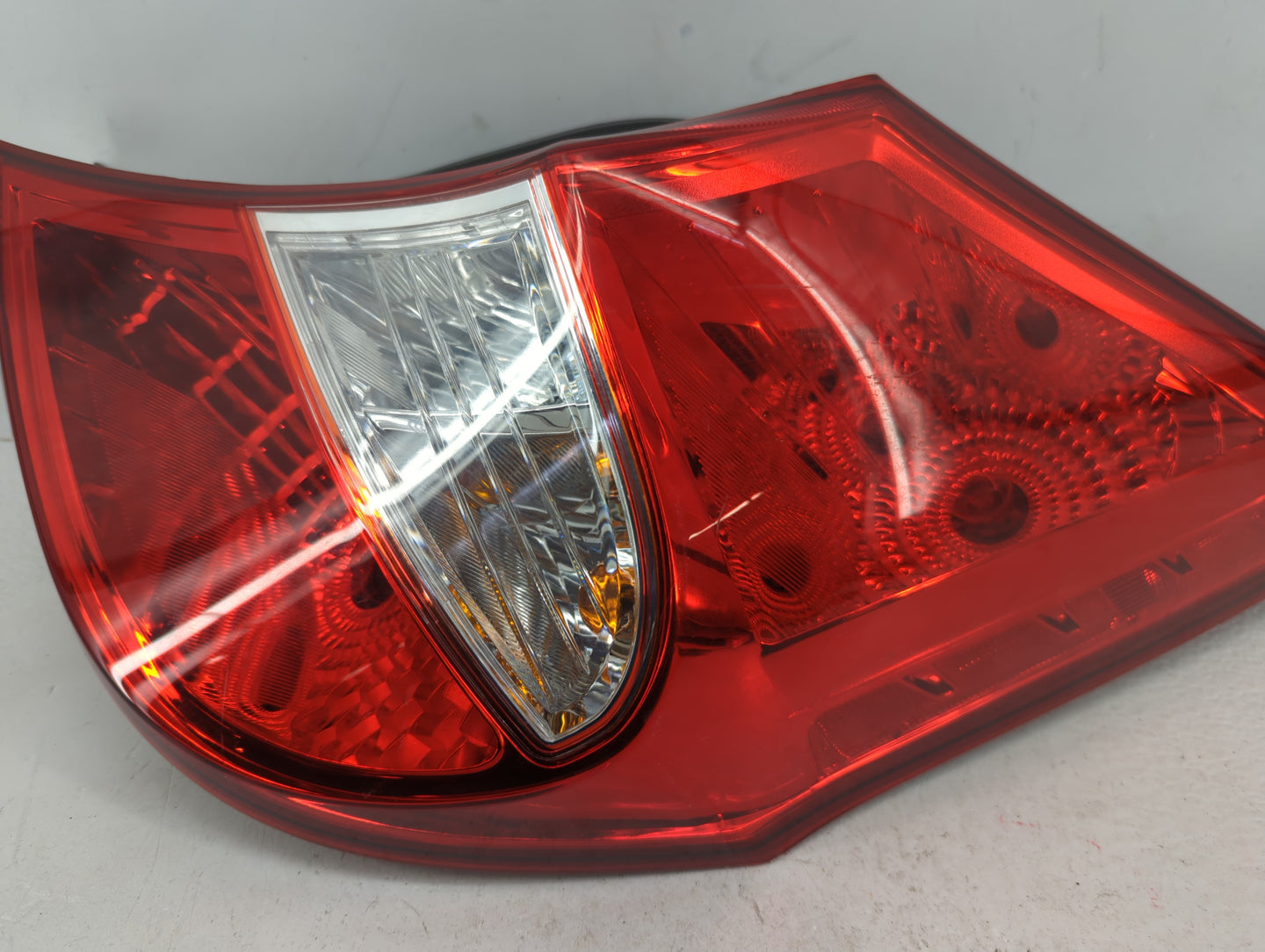 2008-2011 Hyundai Accent Tail Light Assembly Passenger Right OEM Fits Fits 2008 2009 2010 2011 OEM Used Auto Parts - Oemused