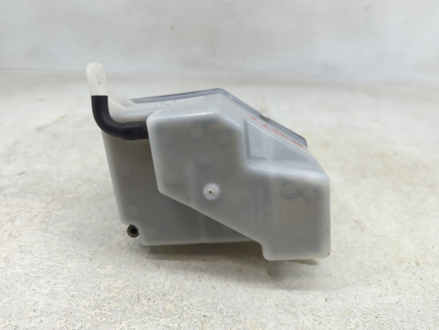 2006-2011 Hyundai Accent Windshield Washer Fluid Reservoir Bottle Oem - Oemusedautoparts1.com