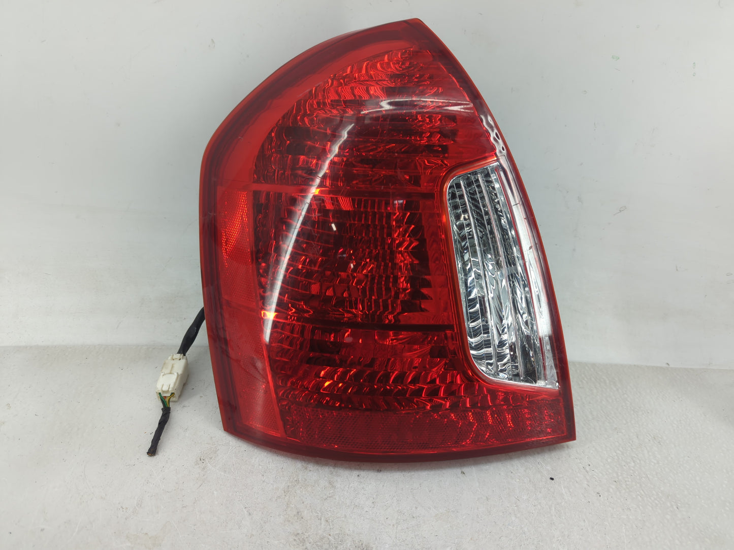 2006-2011 Hyundai Accent Tail Light Assembly Driver Left OEM P/N:92401-1E Fits Fits 2006 2007 2008 2009 2010 2011 OEM Used A