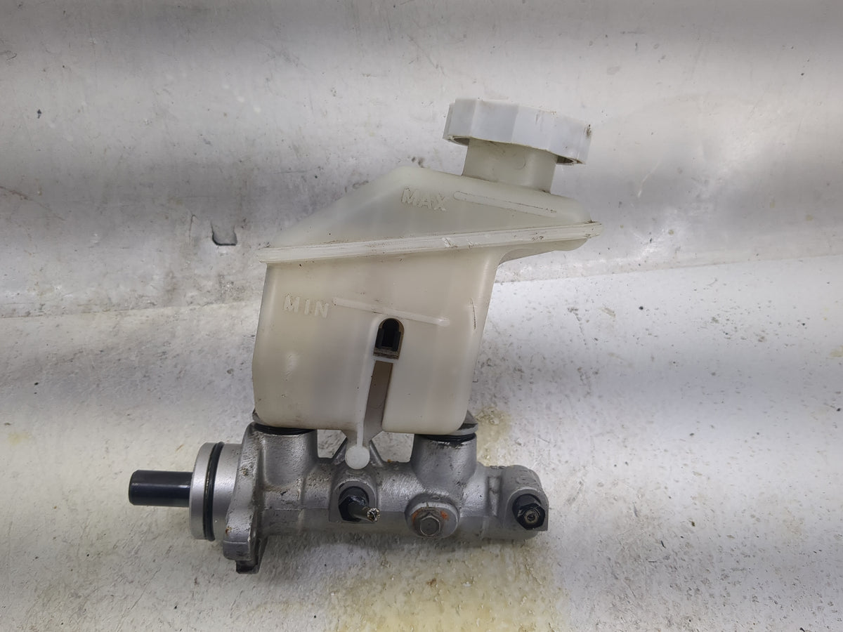2006-2011 Hyundai Accent Brake Master Cylinder 1497287 - Oemusedautoparts1.com