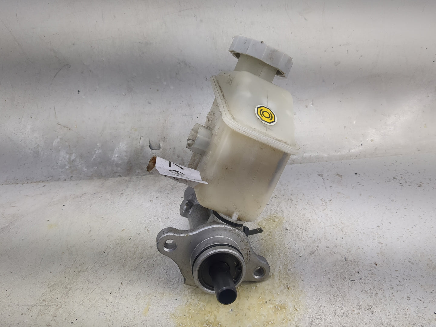 2006-2011 Hyundai Accent Brake Master Cylinder 1497287 - Oemusedautoparts1.com