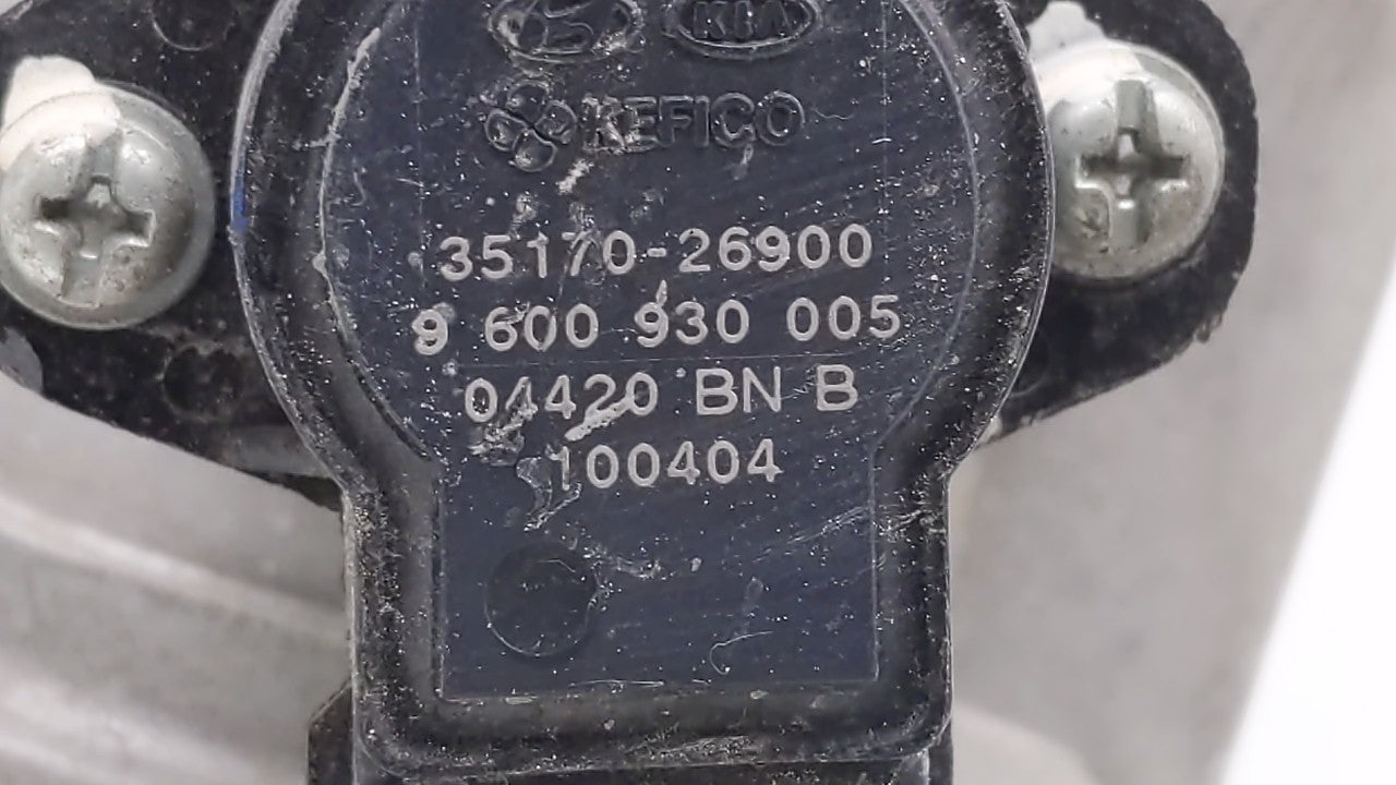 2006-2011 Hyundai Accent Throttle Body P/N:35170-26900 35100-26860 Fits Fits 2006 2007 2008 2009 2010 2011 OEM Used Auto Par