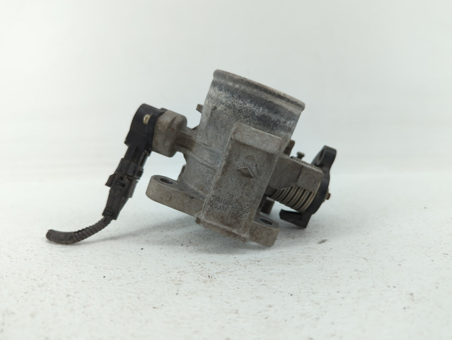 2006-2011 Hyundai Accent Throttle Body P/N:35170-26900 35100-26860 Fits Fits 2006 2007 2008 2009 2010 2011 OEM Used Auto Par