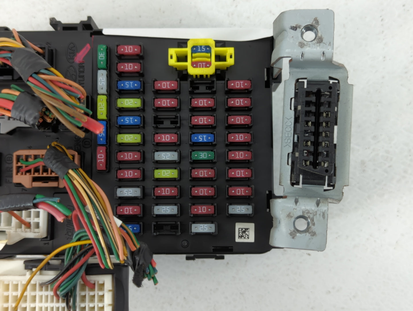 2011 Hyundai Accent Fusebox Fuse Box Panel Relay Module Fits OEM Used Auto Parts - Oemusedautoparts1.com
