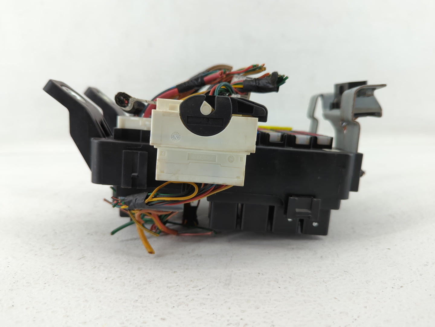 2011 Hyundai Accent Fusebox Fuse Box Panel Relay Module Fits OEM Used Auto Parts - Oemusedautoparts1.com