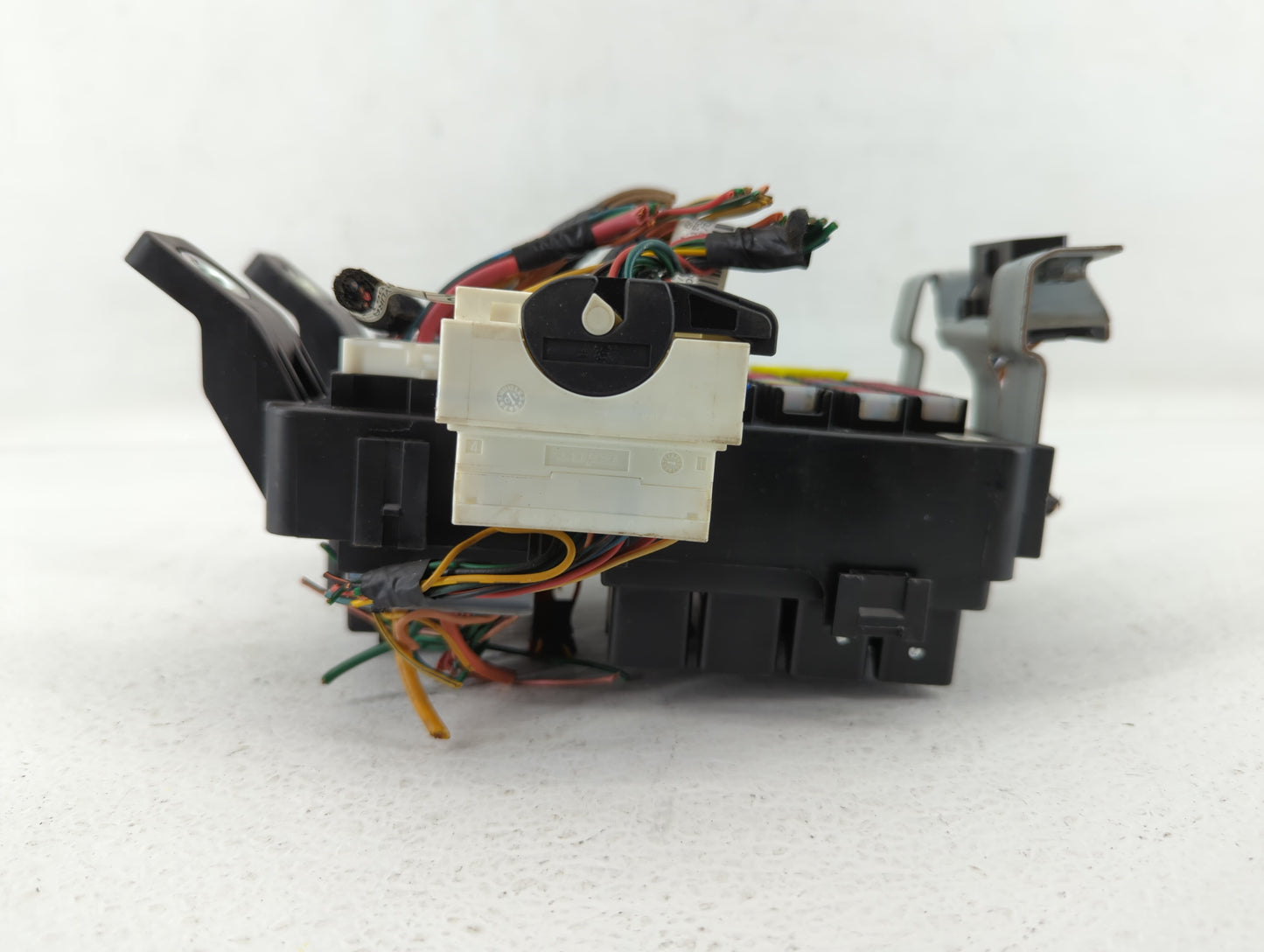 2011 Hyundai Accent Fusebox Fuse Box Panel Relay Module Fits OEM Used Auto Parts - Oemusedautoparts1.com