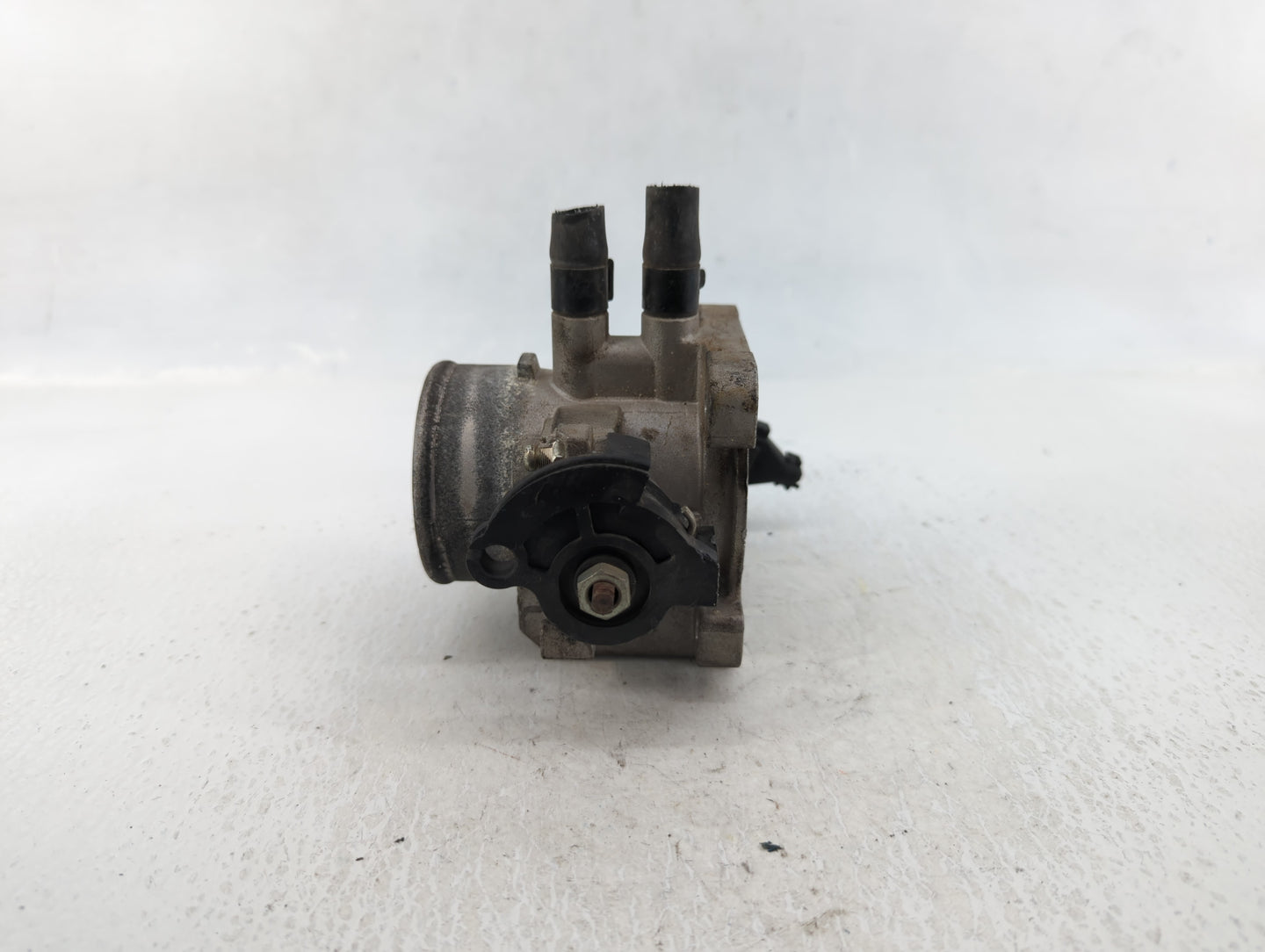 2006-2011 Hyundai Accent Throttle Body P/N:35170-26900 Fits Fits 2006 2007 2008 2009 2010 2011 OEM Used Auto Parts - Oemused