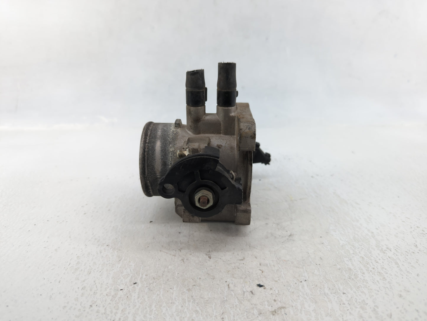 2006-2011 Hyundai Accent Throttle Body P/N:35170-26900 Fits Fits 2006 2007 2008 2009 2010 2011 OEM Used Auto Parts - Oemused