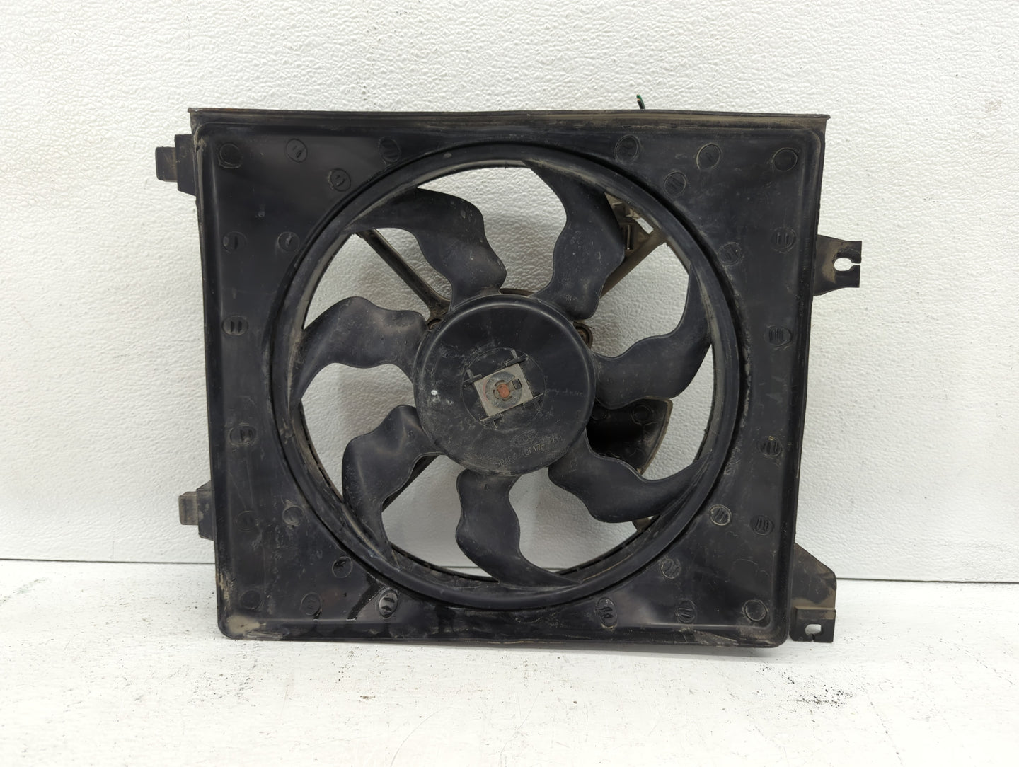 2006-2011 Hyundai Accent Left Radiator Fan Motor Assembly 613061 - Oemusedautoparts1.com