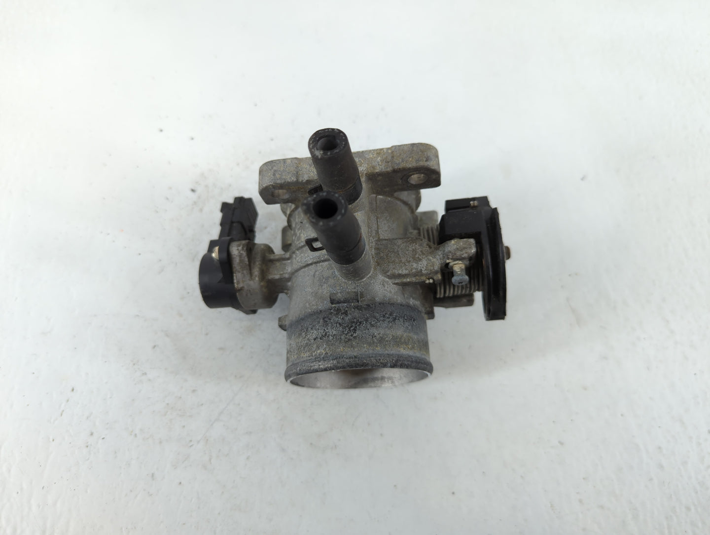 2006-2011 Hyundai Accent Throttle Body P/N:35170-26900 Fits Fits 2006 2007 2008 2009 2010 2011 OEM Used Auto Parts - Oemused