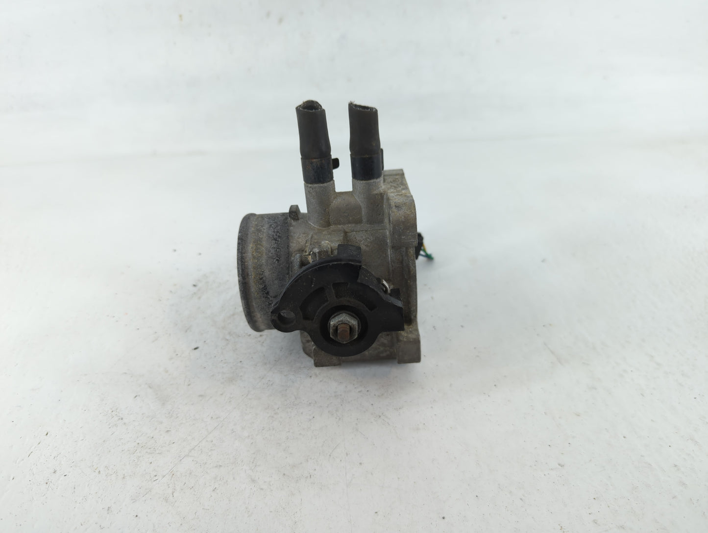 2006-2011 Hyundai Accent Throttle Body P/N:35170-26900 Fits Fits 2006 2007 2008 2009 2010 2011 OEM Used Auto Parts - Oemused