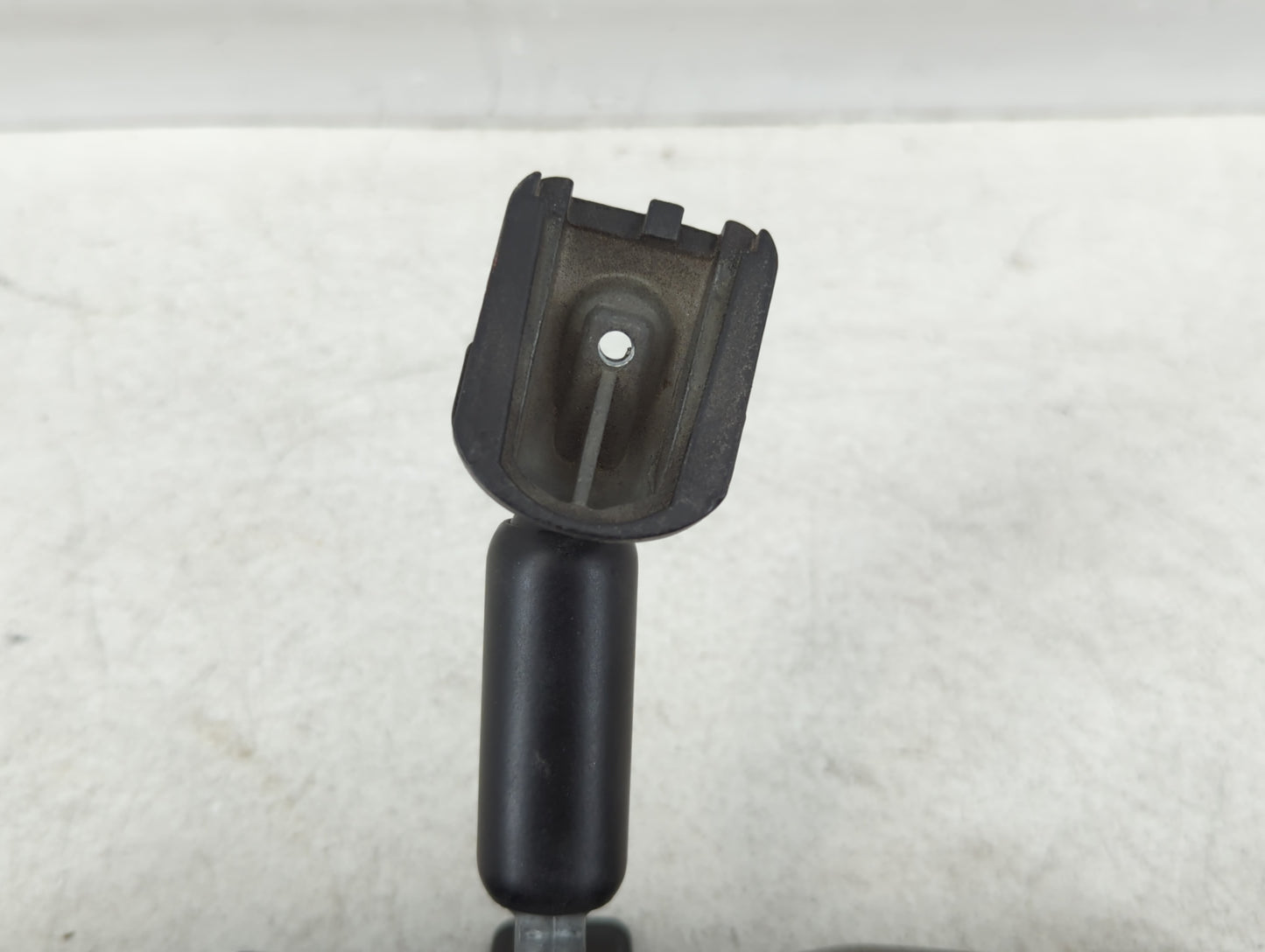 2001-2012 Hyundai Elantra Interior Rear View Mirror Replacement OEM P/N:E8011083 Fits OEM Used Auto Parts - Oemusedautoparts