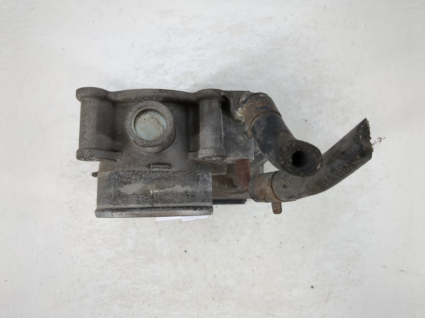 2011-2020 Hyundai Elantra Throttle Body P/N:35100-2E000 Fits Fits 2011 2012 2013 2014 2015 2016 2017 2018 2019 2020 2021 OEM