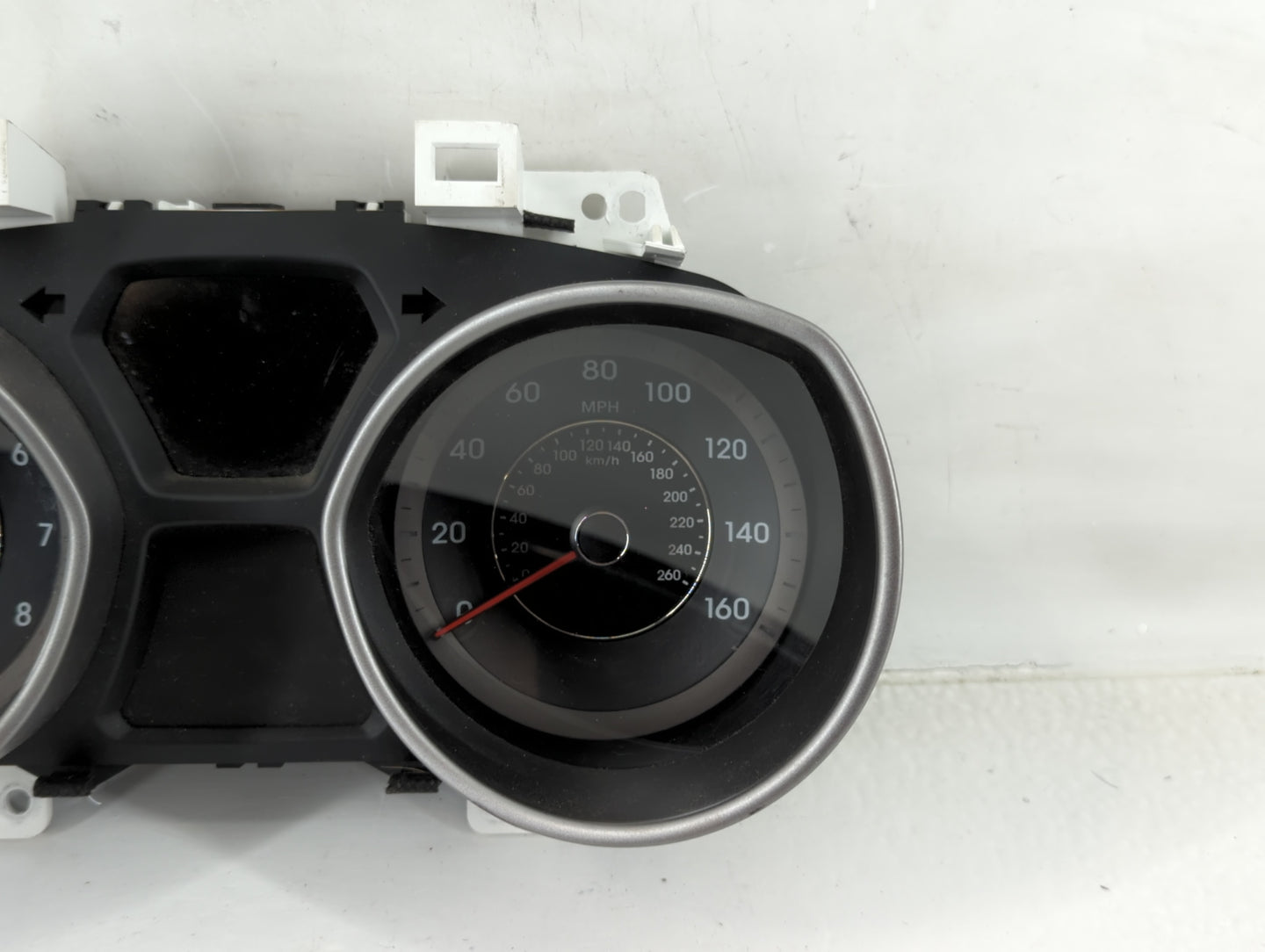2011-2012 Hyundai Elantra Instrument Cluster Speedometer Gauges P/N:94001-3X230 94001-3Y120 Fits Fits 2011 2012 OEM Used Aut