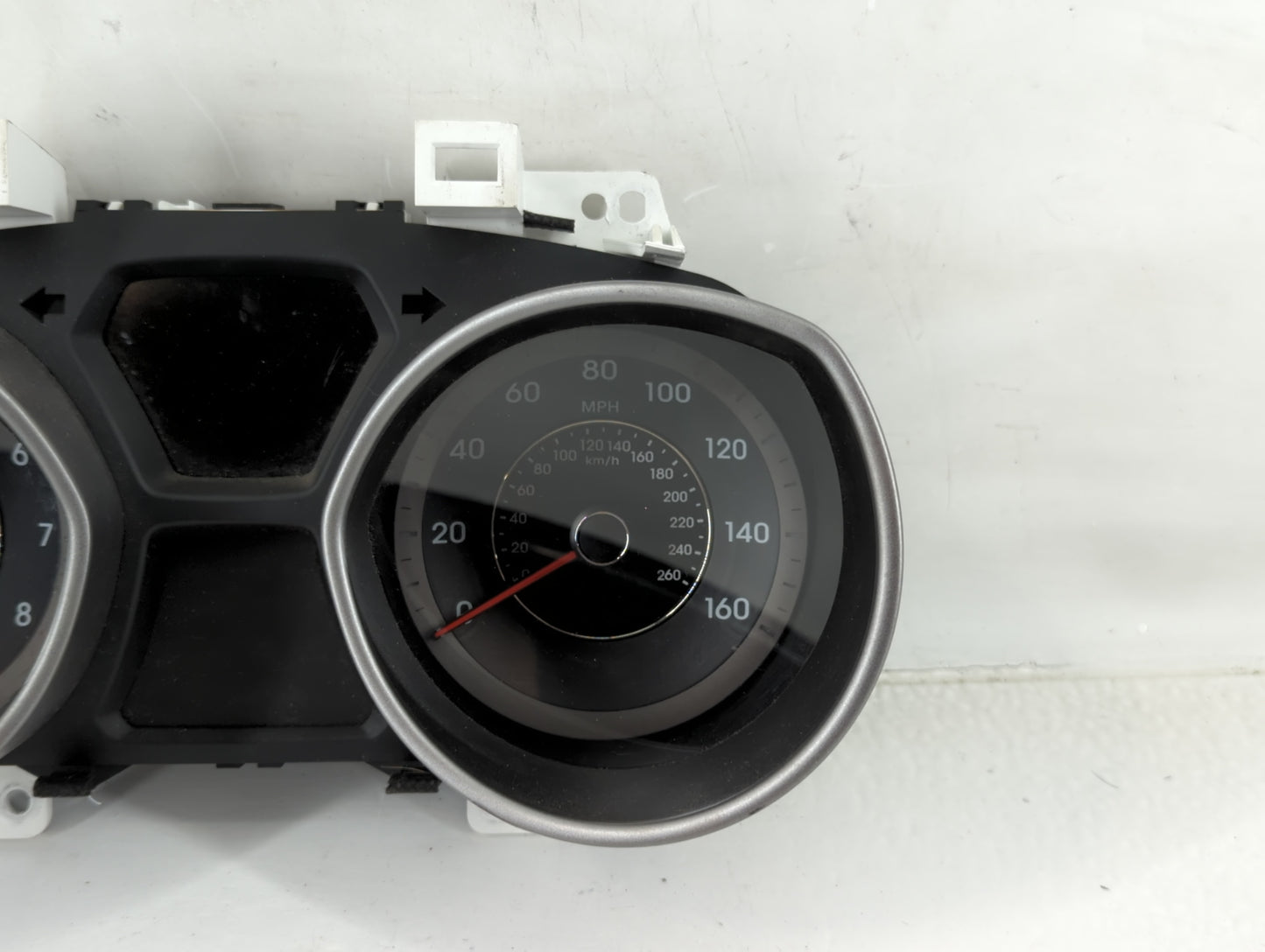 2011-2012 Hyundai Elantra Instrument Cluster Speedometer Gauges P/N:94001-3X230 94001-3Y120 Fits Fits 2011 2012 OEM Used Aut