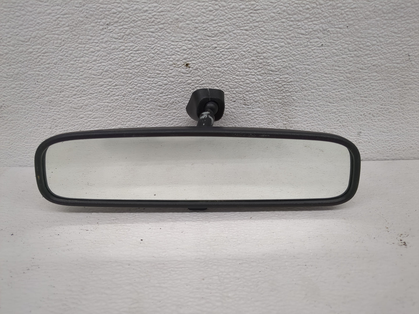 2011-2020 Hyundai Elantra Interior Rear View Mirror Replacement OEM P/N:E4012143 Fits OEM Used Auto Parts - Oemusedautoparts
