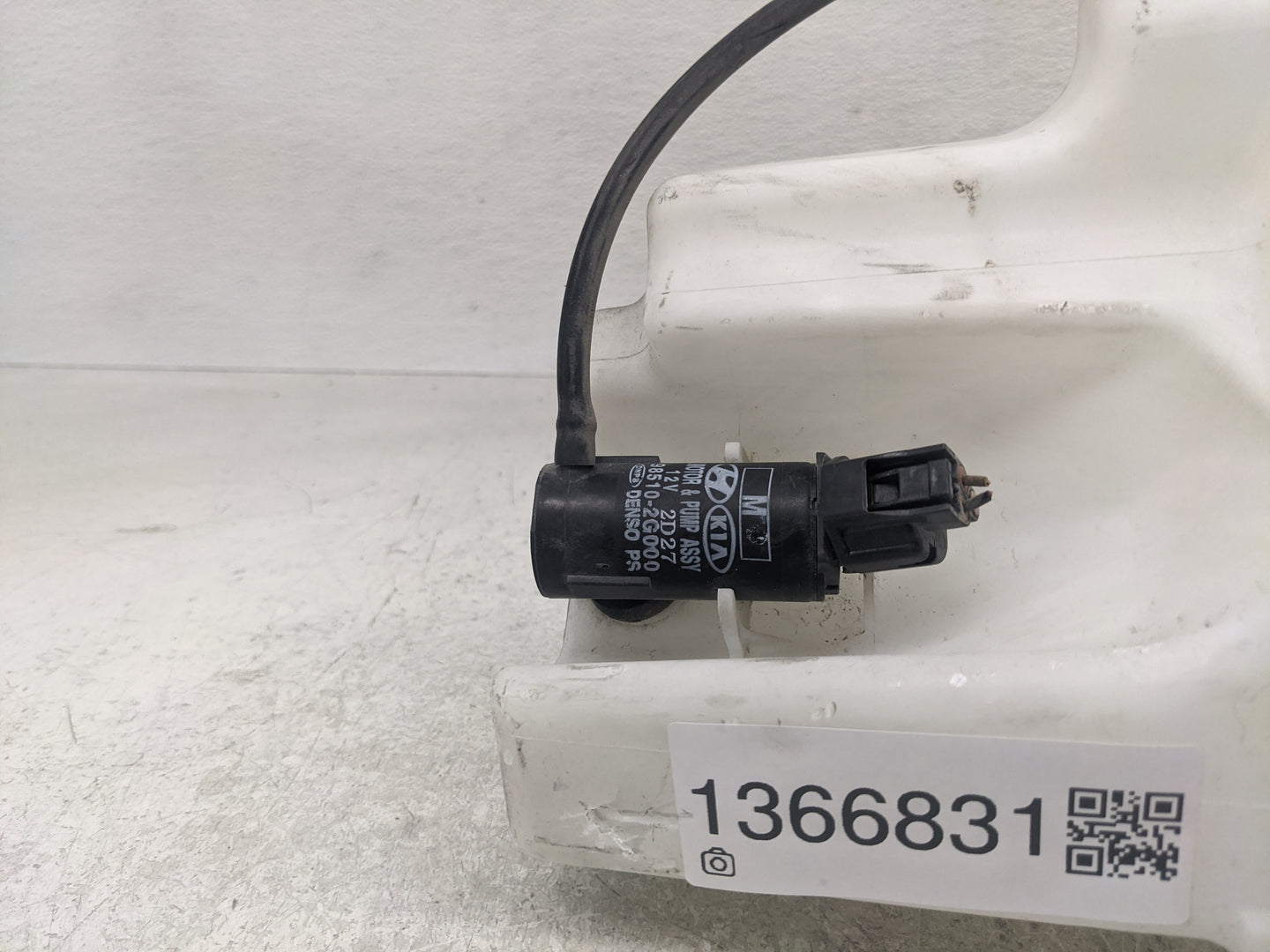 2011-2013 Hyundai Elantra Windshield Washer Fluid Reservoir Bottle Oem - Oemusedautoparts1.com