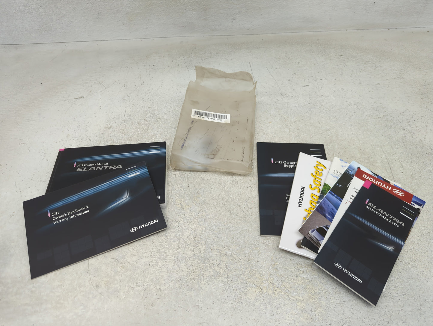 2011 Hyundai Elantra Owners Manual Book Guide OEM Used Auto Parts - Oemusedautoparts1.com