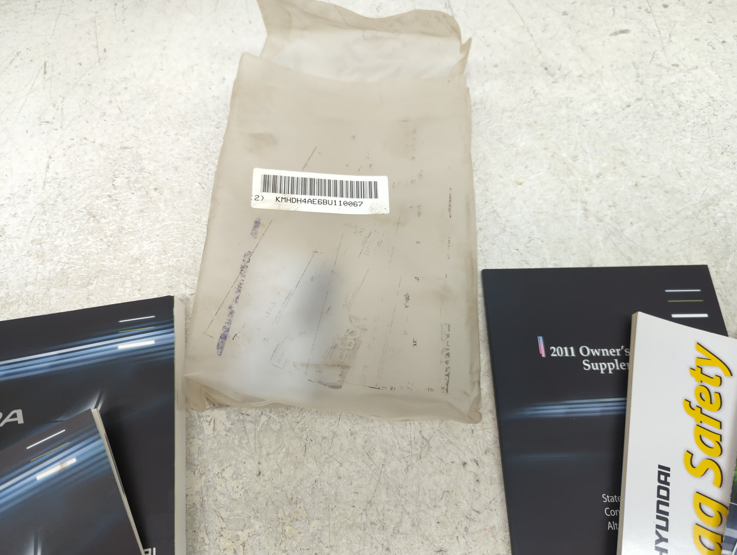 2011 Hyundai Elantra Owners Manual Book Guide OEM Used Auto Parts - Oemusedautoparts1.com