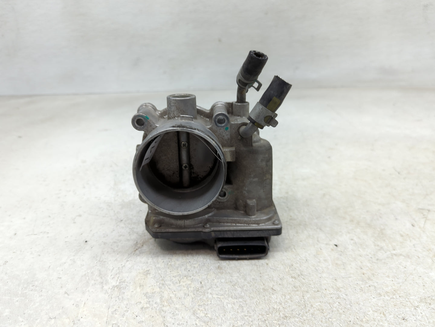 2011-2020 Hyundai Elantra Throttle Body P/N:35100-2E000 Fits Fits 2011 2012 2013 2014 2015 2016 2017 2018 2019 2020 2021 OEM