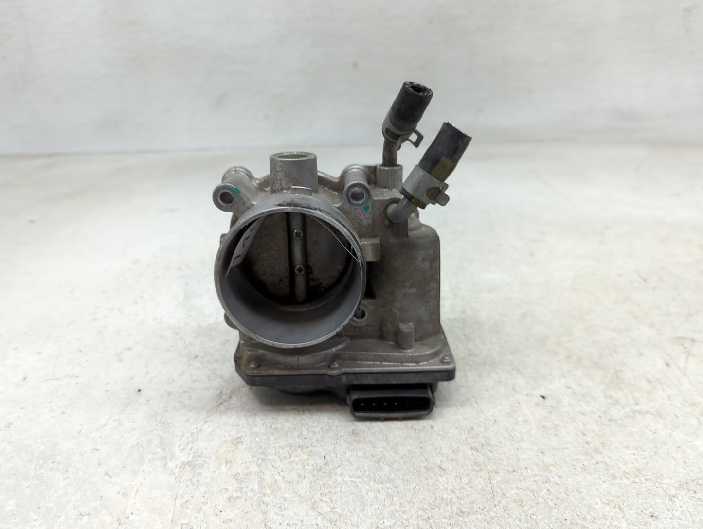 2011-2020 Hyundai Elantra Throttle Body P/N:35100-2E000 Fits Fits 2011 2012 2013 2014 2015 2016 2017 2018 2019 2020 2021 OEM