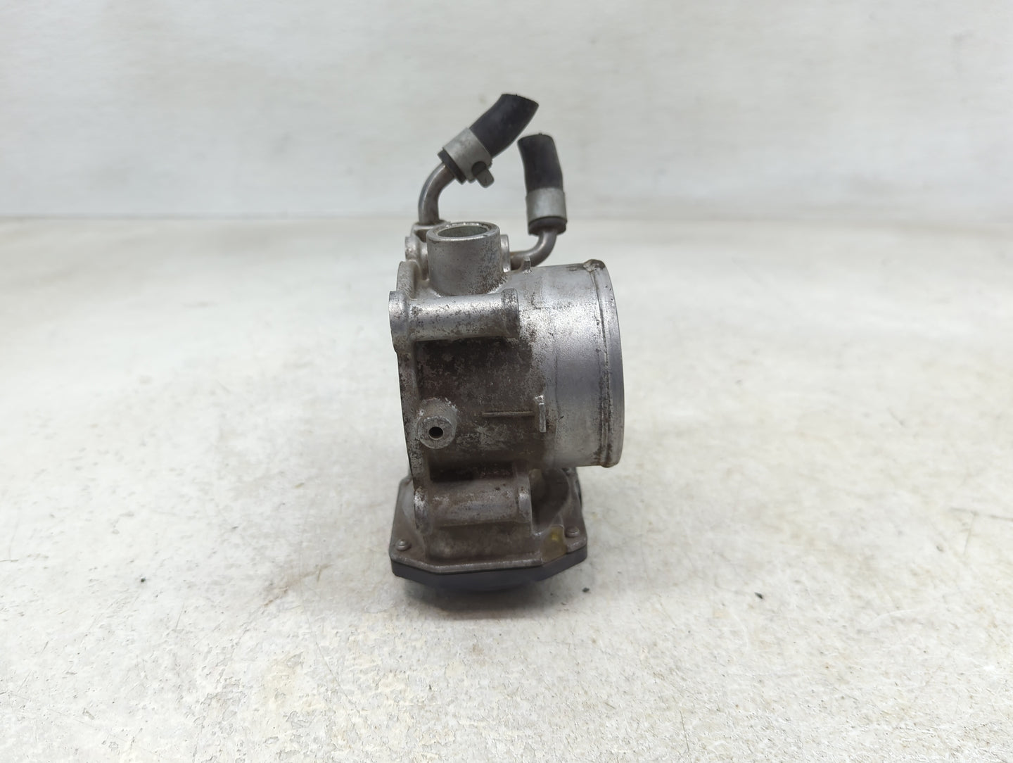 2011-2020 Hyundai Elantra Throttle Body P/N:35100-2E000 Fits Fits 2011 2012 2013 2014 2015 2016 2017 2018 2019 2020 2021 OEM