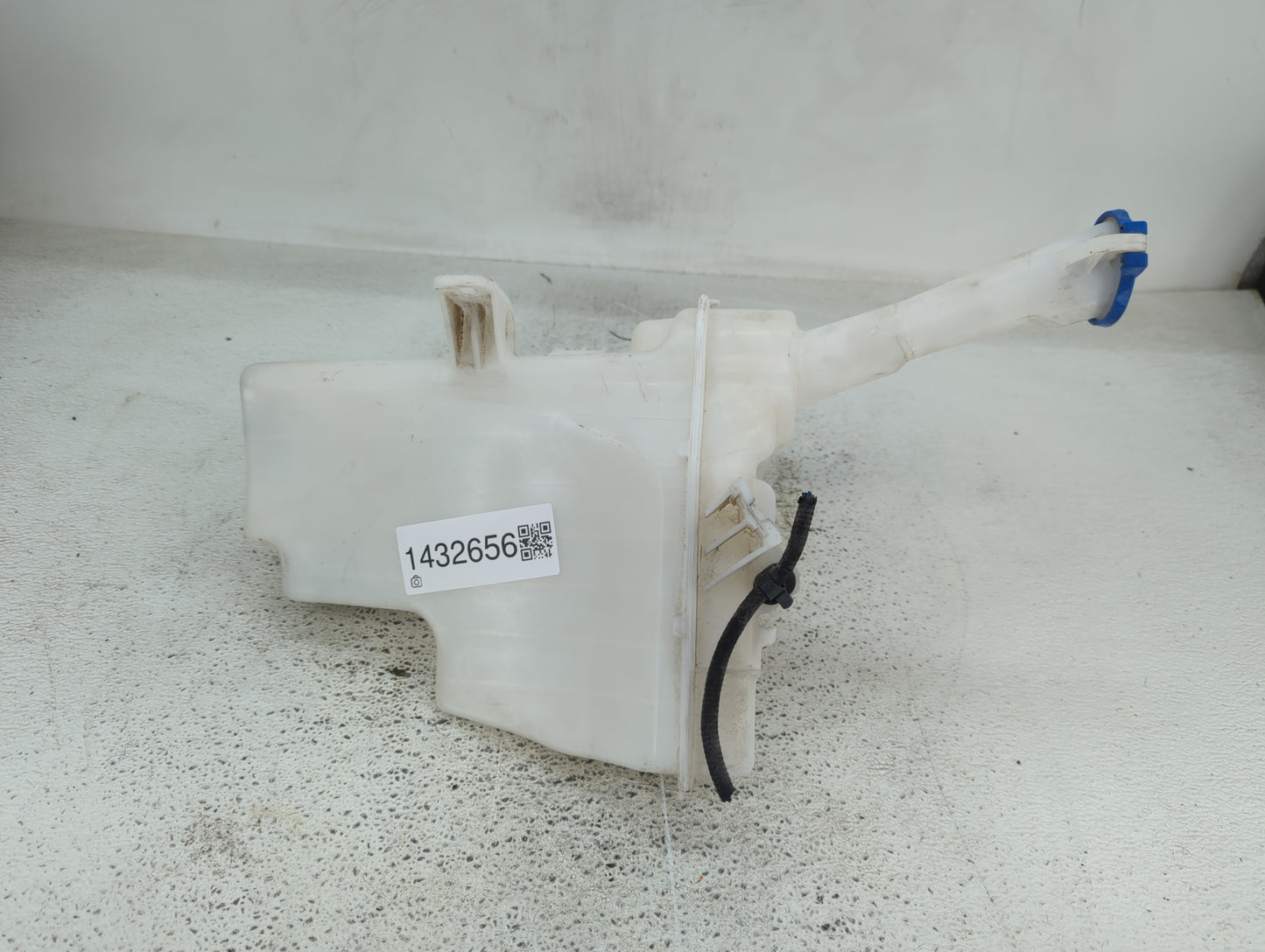 2011-2013 Hyundai Elantra Windshield Washer Fluid Reservoir Bottle Oem - Oemusedautoparts1.com