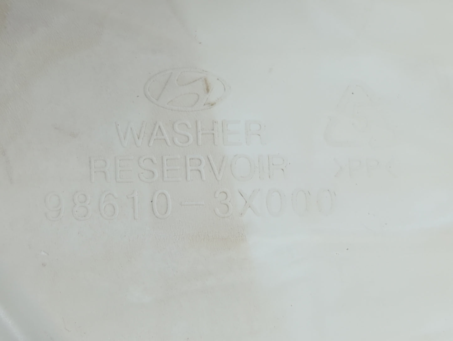 2011-2013 Hyundai Elantra Windshield Washer Fluid Reservoir Bottle Oem - Oemusedautoparts1.com
