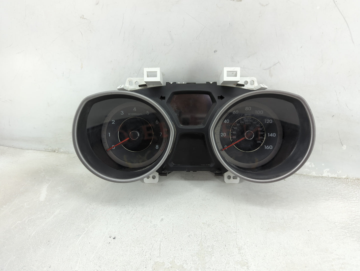 2011-2012 Hyundai Elantra Instrument Cluster Speedometer Gauges P/N:94001-3X230 Fits Fits 2011 2012 OEM Used Auto Parts - Oe