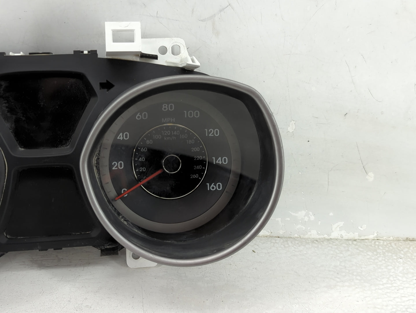 2011-2012 Hyundai Elantra Instrument Cluster Speedometer Gauges P/N:94001-3X230 Fits Fits 2011 2012 OEM Used Auto Parts - Oe