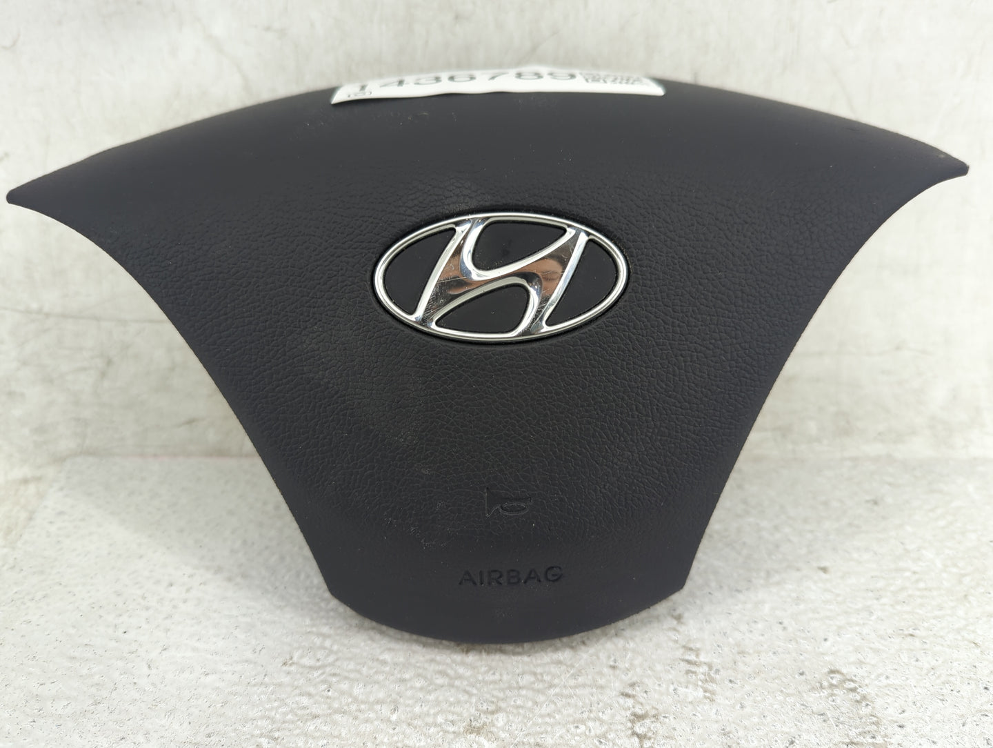 2011-2016 Hyundai Elantra Air Bag Driver Left Steering Wheel Mounted P/N:BA01090 569003X500HZ Fits OEM Used Auto Parts - Oem