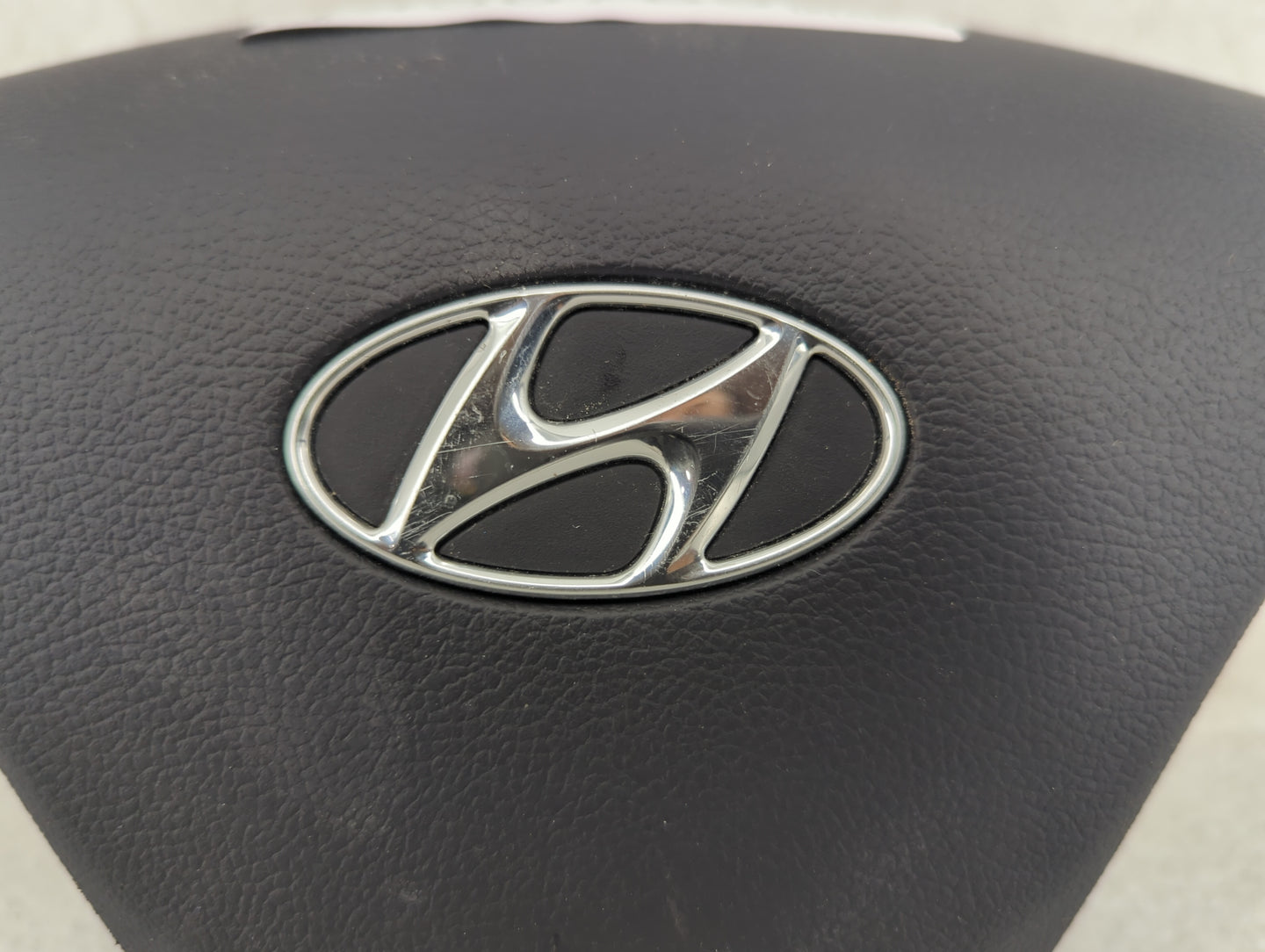 2011-2016 Hyundai Elantra Air Bag Driver Left Steering Wheel Mounted P/N:BA01090 569003X500HZ Fits OEM Used Auto Parts - Oem