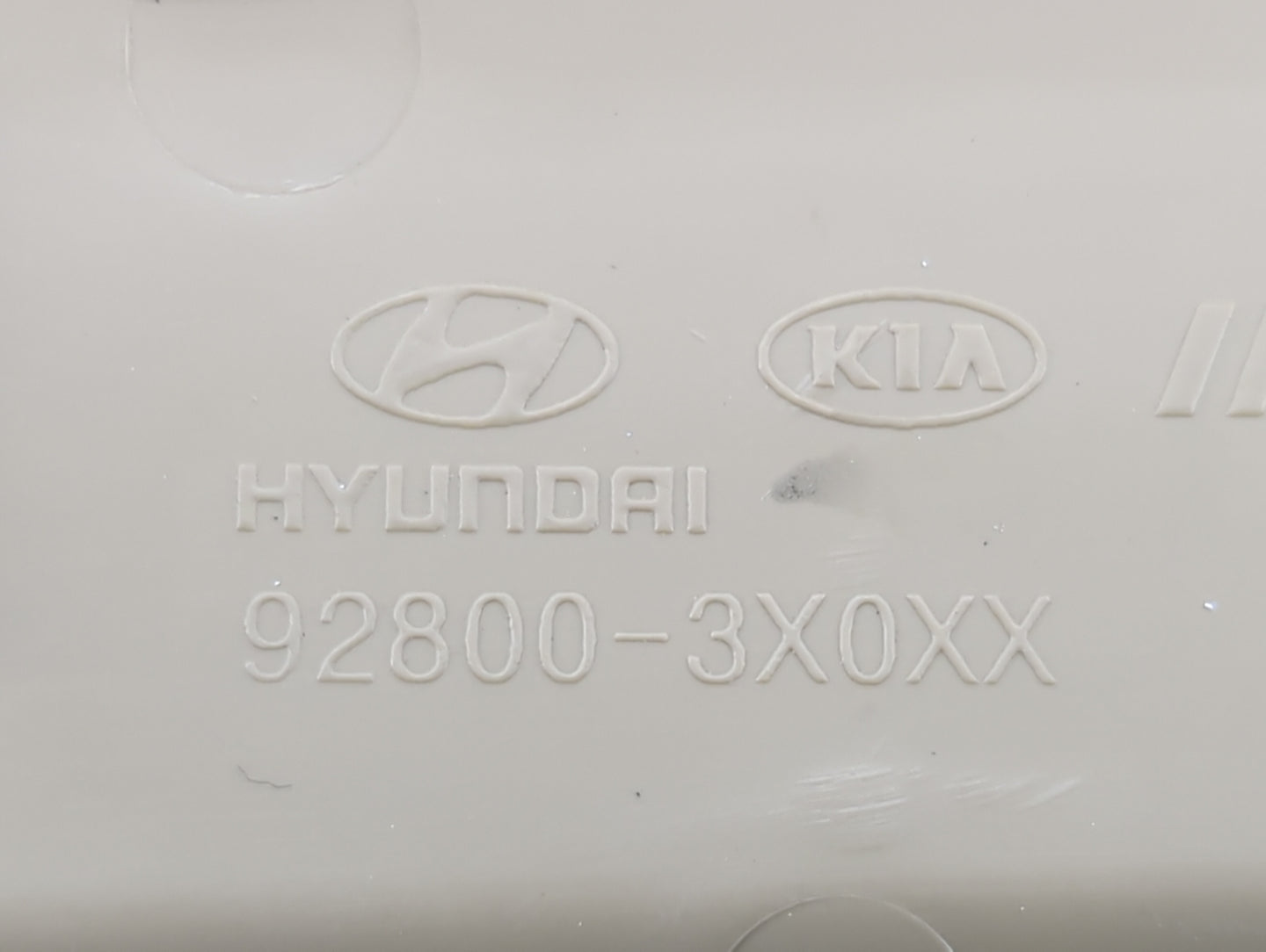 2011 Hyundai Elantra Overhead Roof Console - Oemusedautoparts1.com