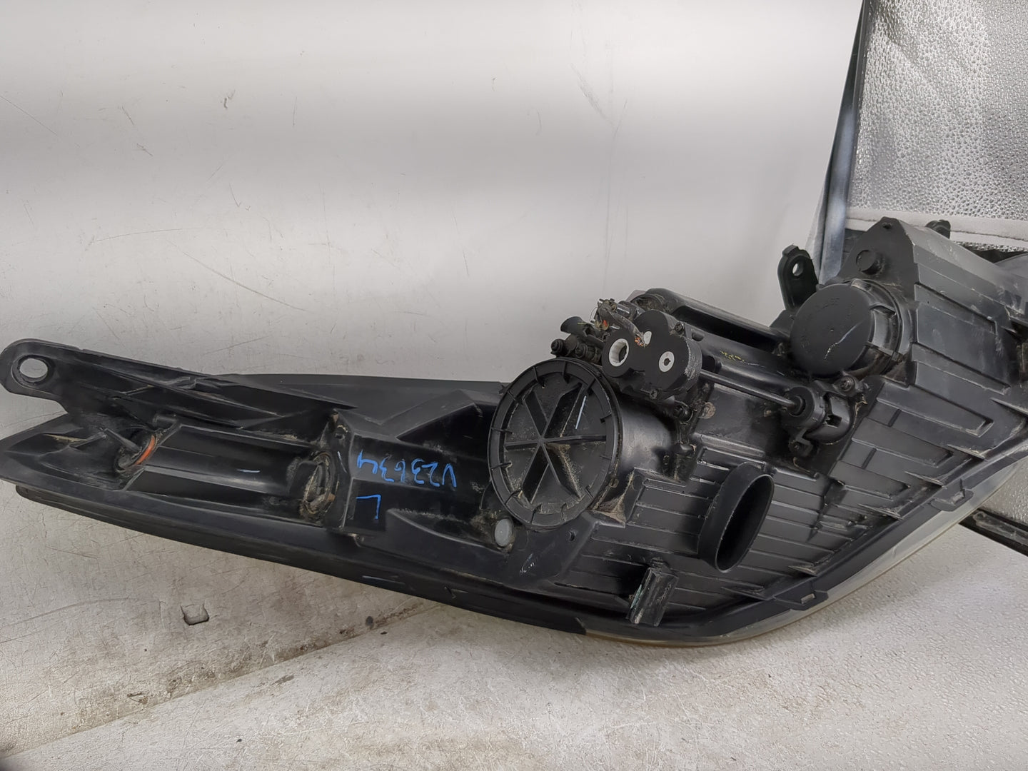 2011-2013 Hyundai Elantra Driver Left Oem Head Light Headlight Lamp - Oemusedautoparts1.com