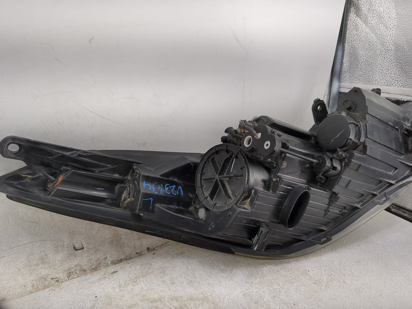2011-2013 Hyundai Elantra Driver Left Oem Head Light Headlight Lamp - Oemusedautoparts1.com