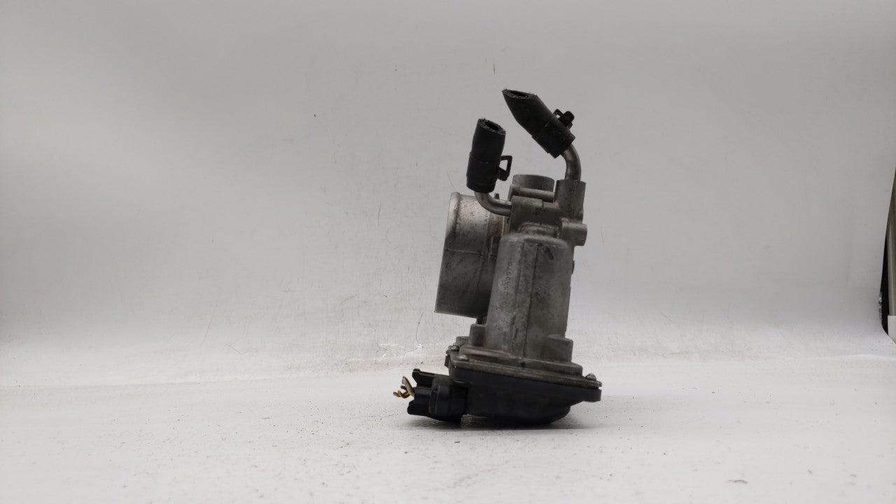 2011-2018 Hyundai Elantra Throttle Body P/N:35100-2E000 Fits Fits 2011 2012 2013 2014 2015 2016 2017 2018 2019 OEM Used Auto