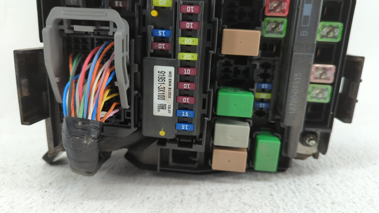 2011-2013 Hyundai Elantra Fusebox Fuse Box Panel Relay Module P/N:91950-3X510 91205-3X214, 91951-3X100 Fits Fits 2011 2012 2