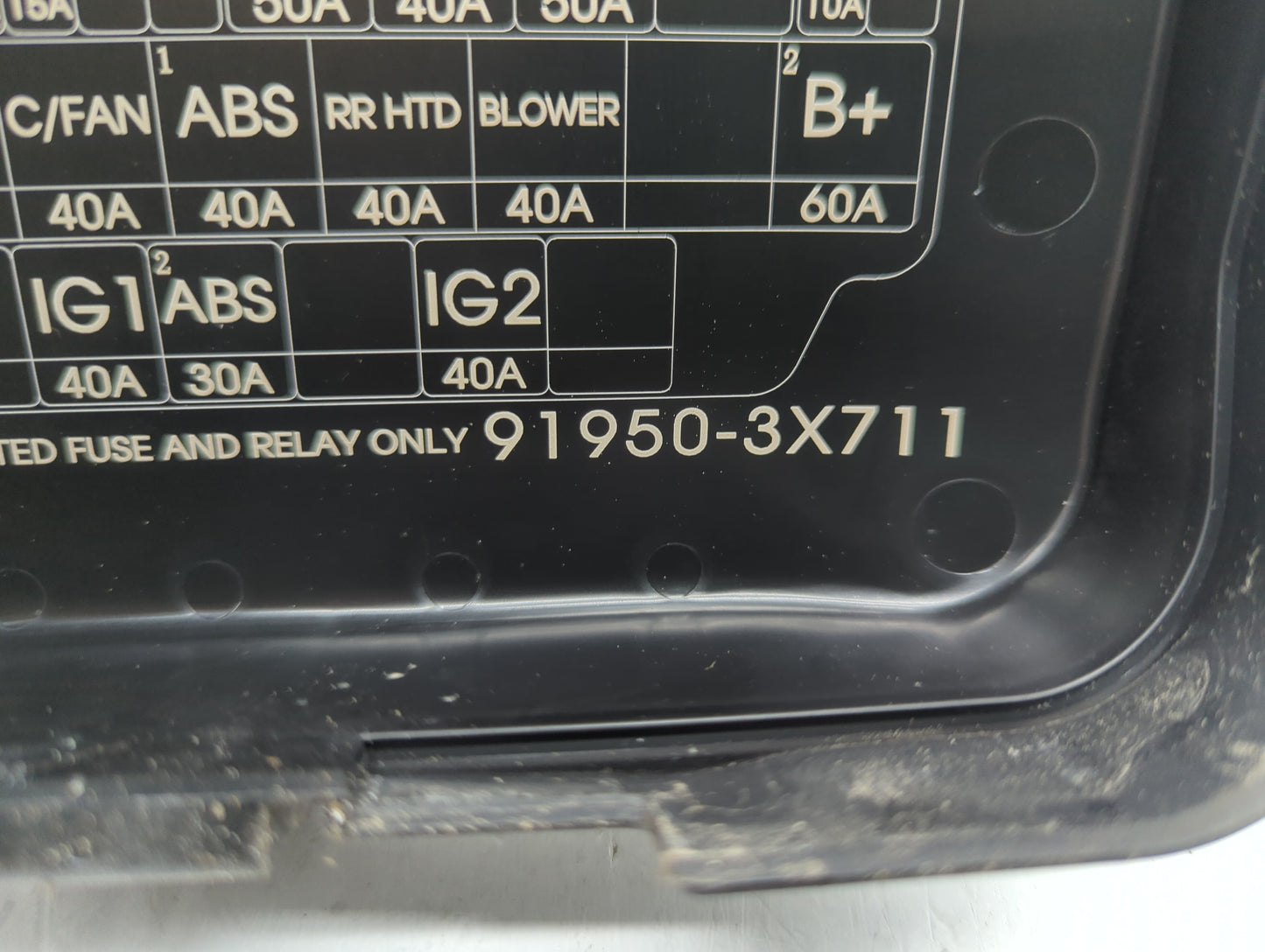 2011-2013 Hyundai Elantra Fusebox Fuse Box Panel Relay Module P/N:91950-3X711 91950-3X011, 91950-3X510 Fits Fits 2011 2012 2