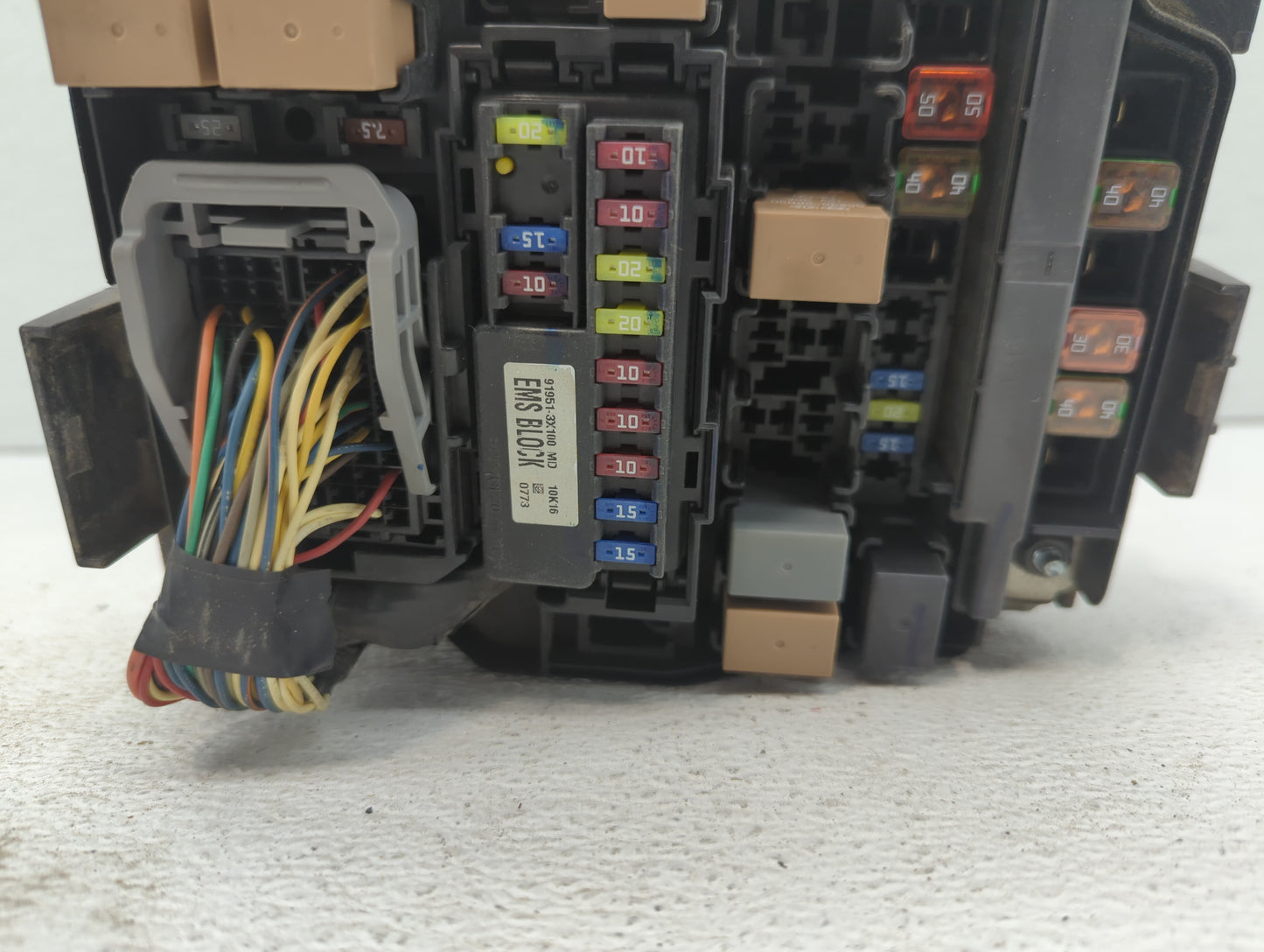 2011-2013 Hyundai Elantra Fusebox Fuse Box Panel Relay Module P/N:91950-3X510 912053X094 Fits Fits 2011 2012 2013 OEM Used A