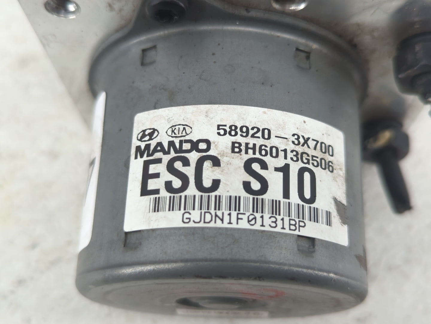 2011-2013 Hyundai Elantra ABS Pump Control Module Replacement P/N:58920-3X650 58920-3X700 Fits Fits 2011 2012 2013 OEM Used 