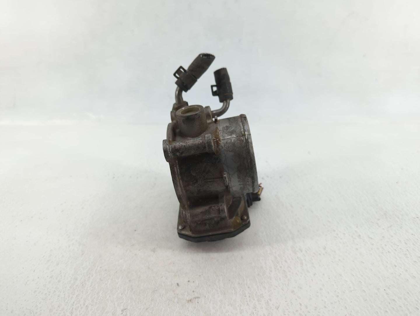 2011-2020 Hyundai Elantra Throttle Body P/N:35100-2E000 Fits Fits 2011 2012 2013 2014 2015 2016 2017 2018 2019 2020 2021 OEM